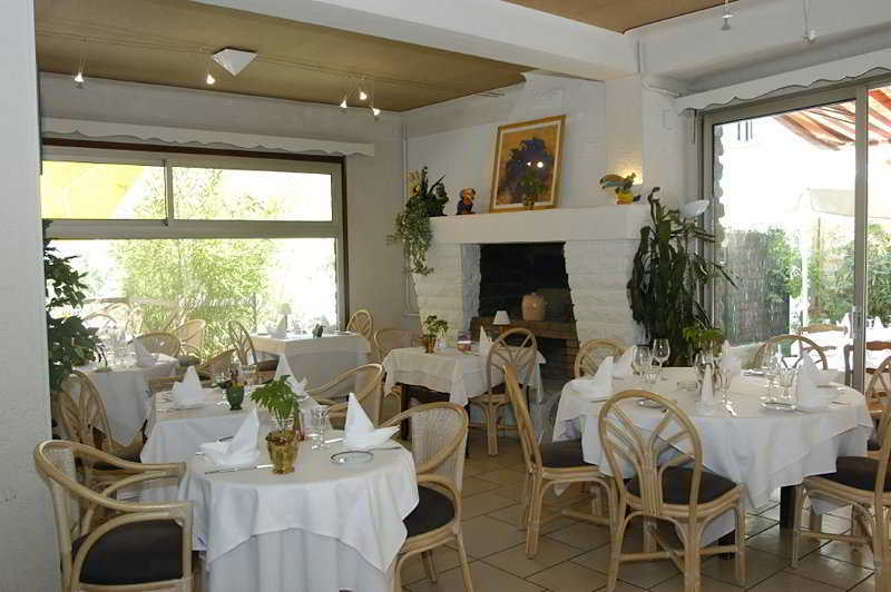 Hotel The Originals Perpignan Sud Le Grillon D'Or Le Boulou Esterno foto