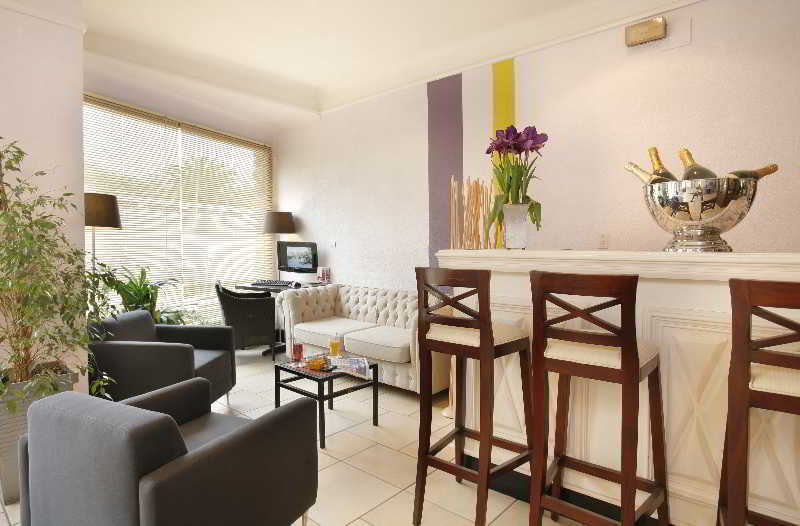 Hotel The Originals Perpignan Sud Le Grillon D'Or Le Boulou Esterno foto