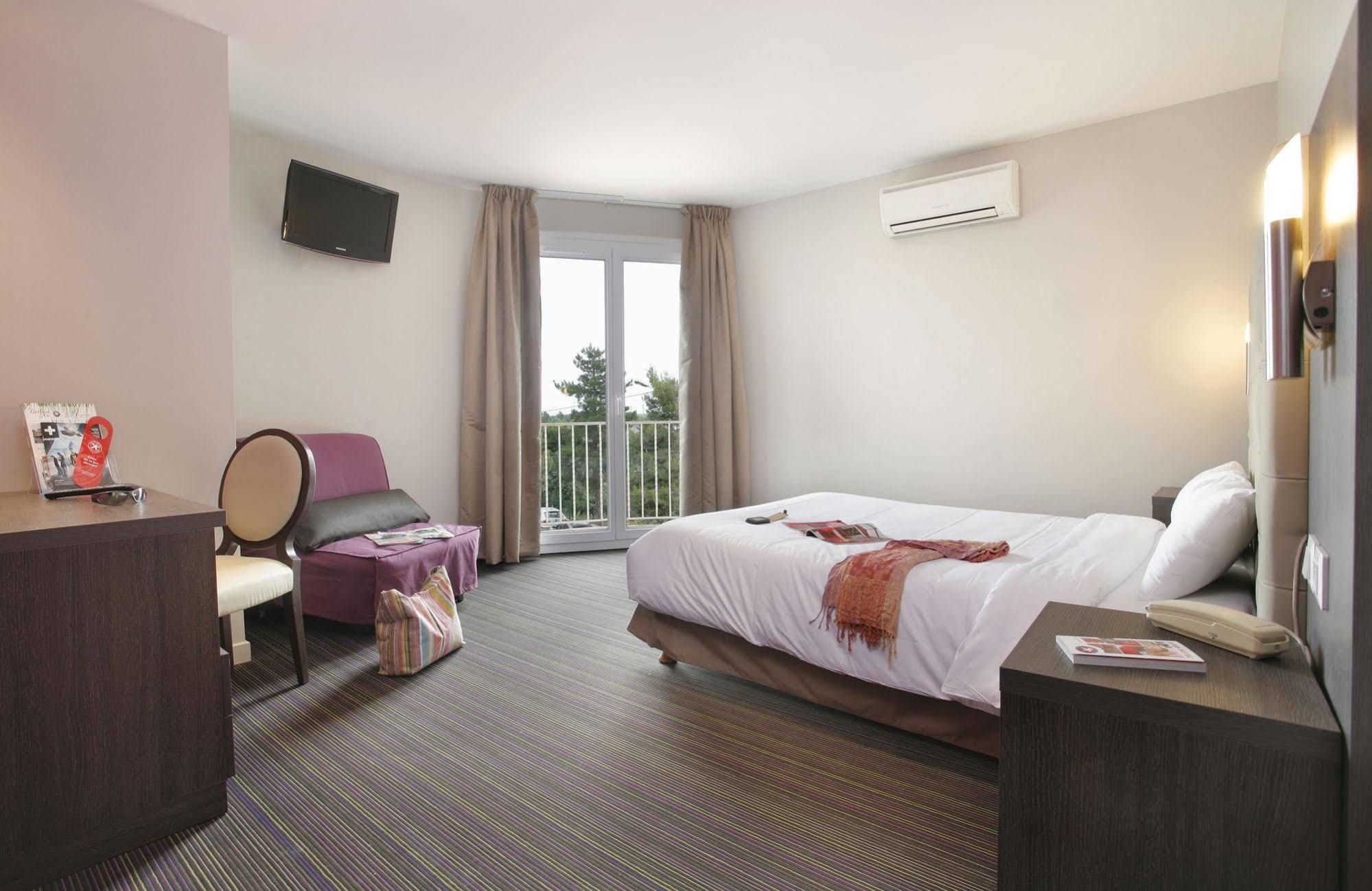 Hotel The Originals Perpignan Sud Le Grillon D'Or Le Boulou Esterno foto