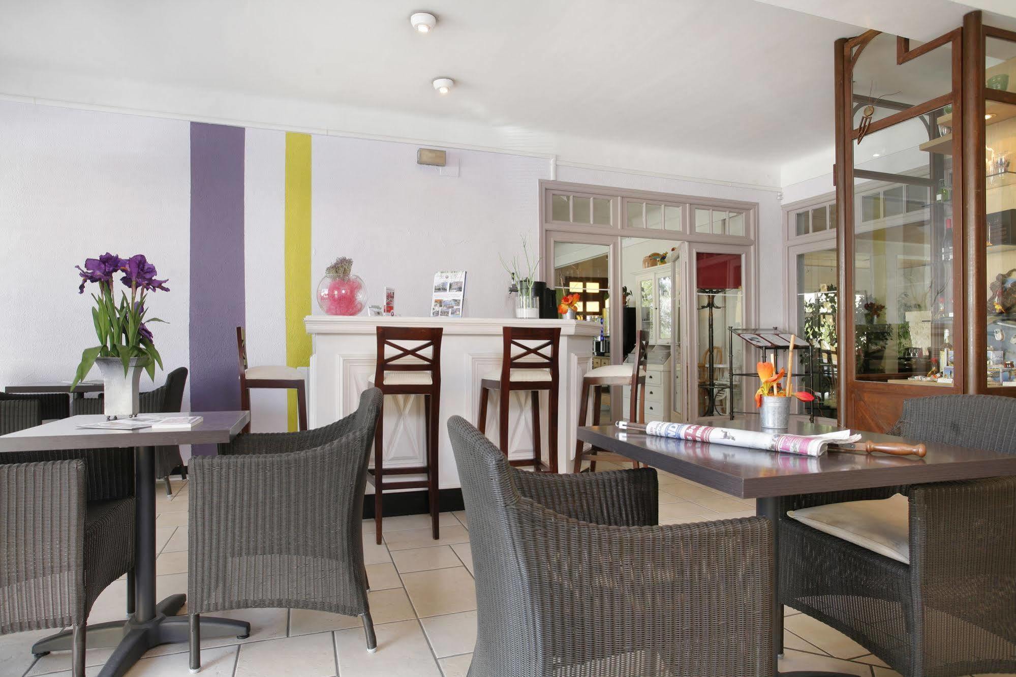 Hotel The Originals Perpignan Sud Le Grillon D'Or Le Boulou Esterno foto