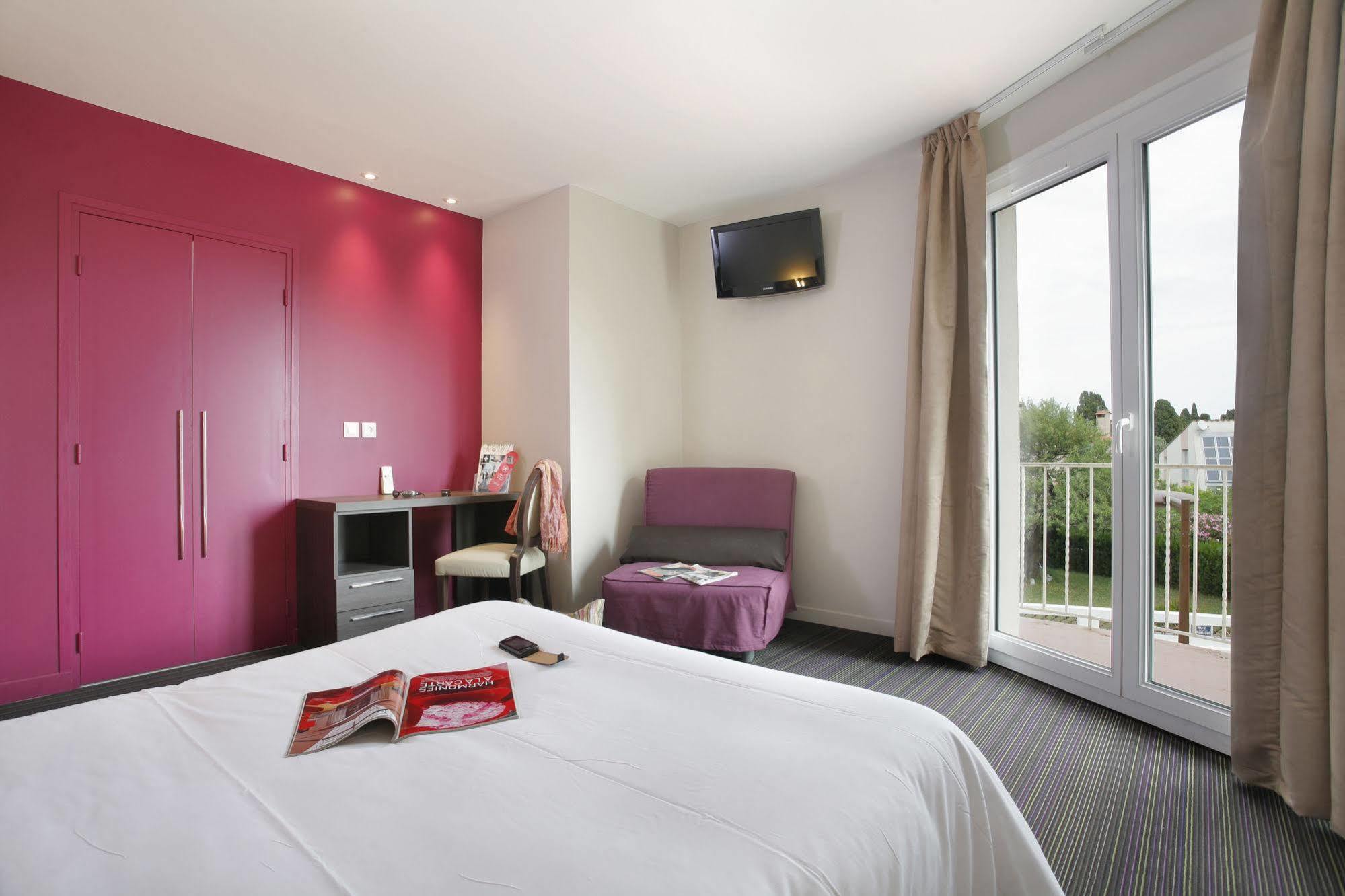 Hotel The Originals Perpignan Sud Le Grillon D'Or Le Boulou Esterno foto